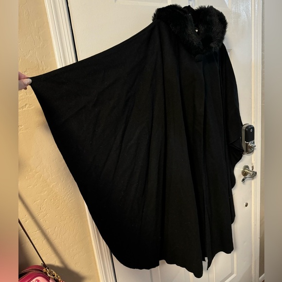 VTG Fur Hooded Wool Elegant Cape Coat Free Size Long Made in USA Union Tag Black - Picture 3 of 11